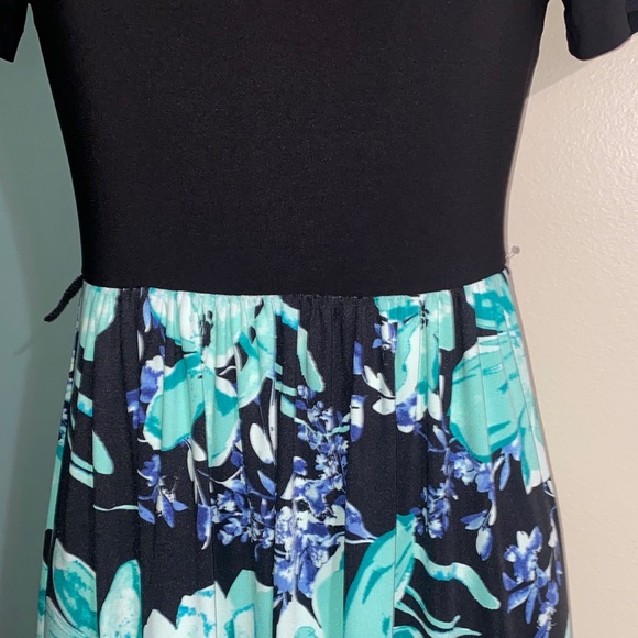 Chic Black and Blue Floral Maxi Dress - Picture 2 of 5